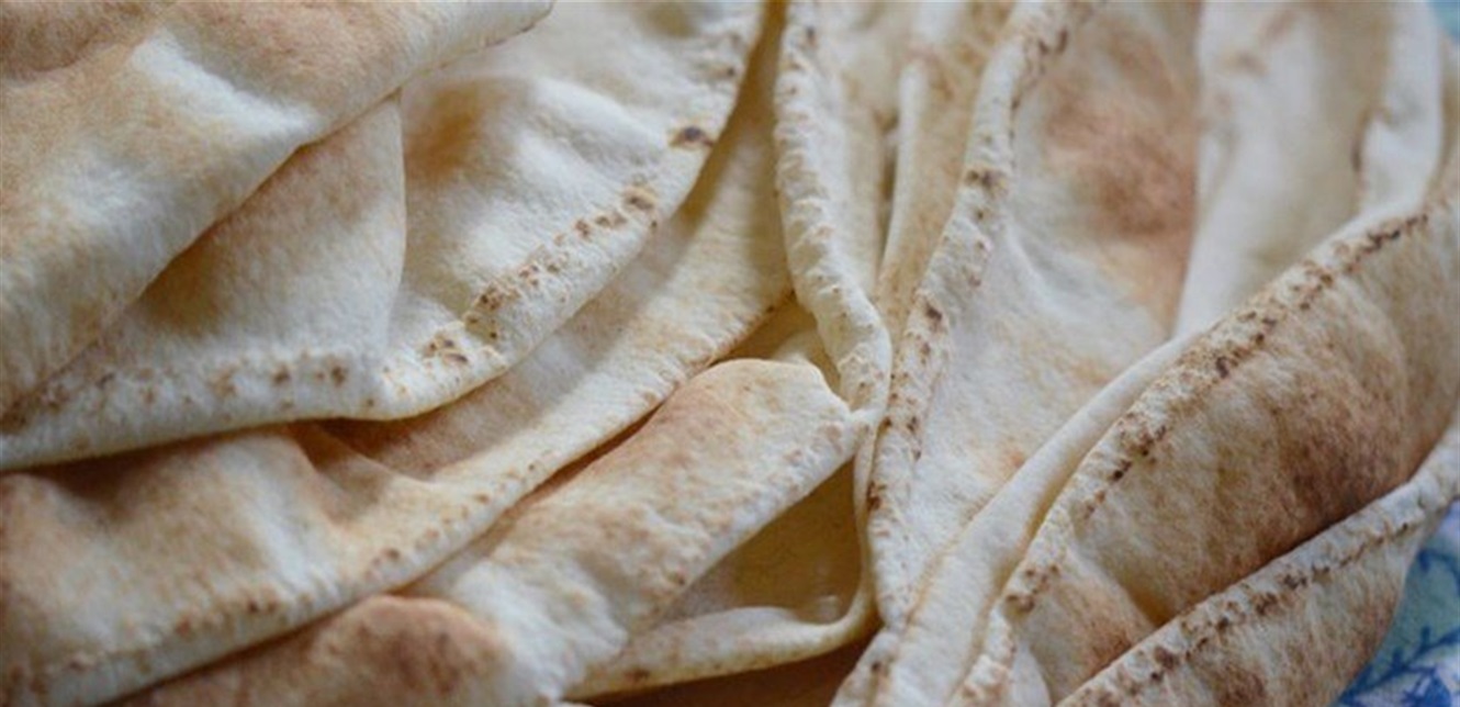 لبناني خبز عمل خبز