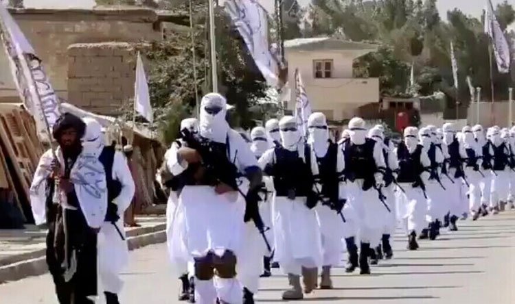 أنباء عن اقتحام طالبان مقر حاكم ولاية بنجشير
