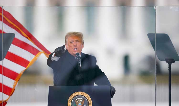 ترمب يهاجم “واشنطن بوست”: أخباركم مزيفة كالعادة