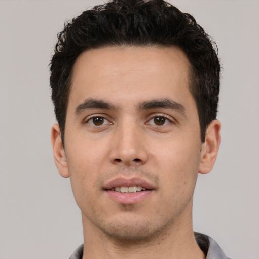 اسامة الأطلسي 